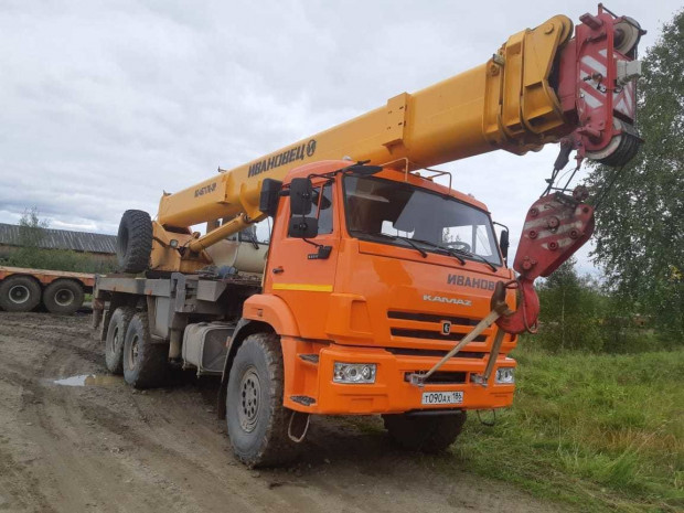 Аренда автокрана-вездехода с люлькой КС-45717к-3р