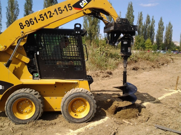 Услуги мини-погрузчика с гидромолотом Bobcat s250