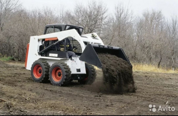 Аренда минипогрузчика с ямобуром BOBCAT S175