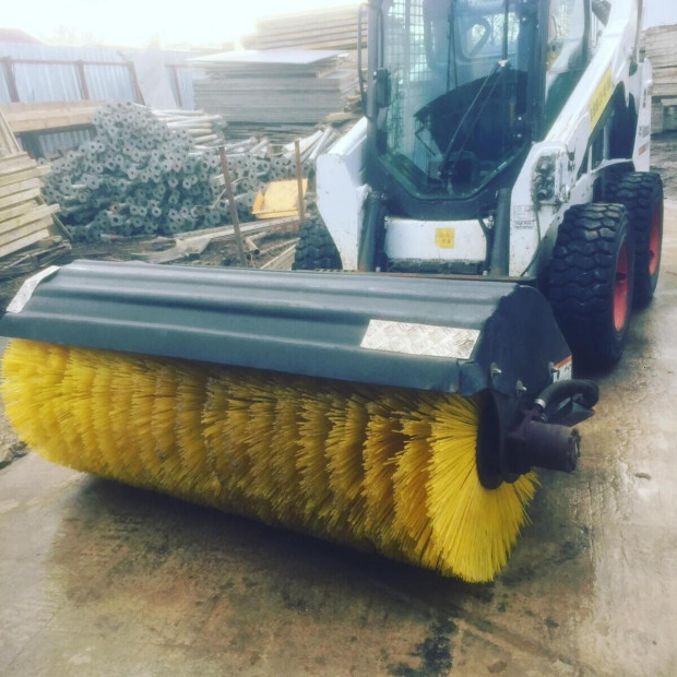 Аренда минипогрузчика с ямобуром BOBCAT S175