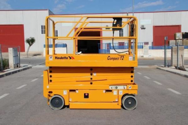 Аренда ножничного гидравлического подъёмника Haulotte compact 12